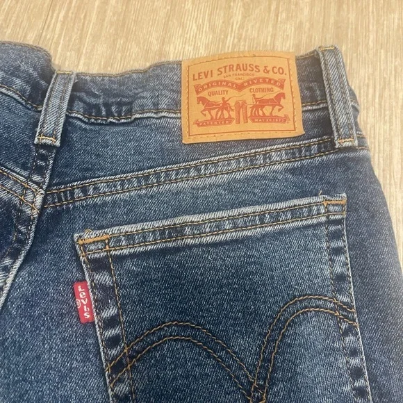 Levi’s Wedgie Straight Distressed Dark Blue Jeans - Picture 9 of 9